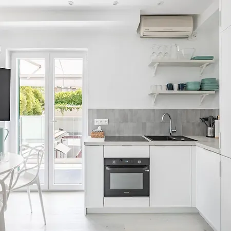 Spacious In Slatine With Terrace Trogir