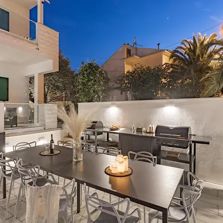 Spacious In Slatine With Terrace * Trogir
