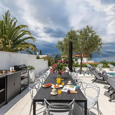 Apartment Spacious In Slatine With Terrace *