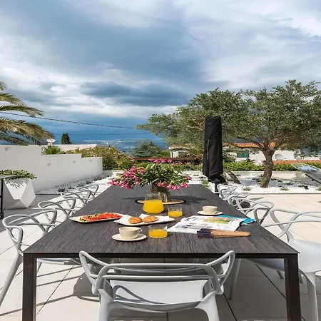 Spacious In Slatine With Terrace *