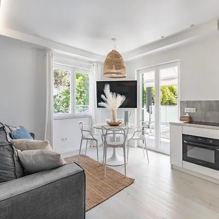 Spacious In Slatine With Terrace Apartment *