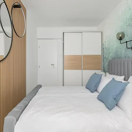 Spacious In Slatine With Terrace Lägenhet